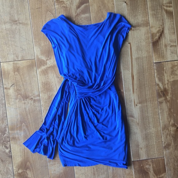 Flattering Blue Ruched Dress - Picture 5 of 5